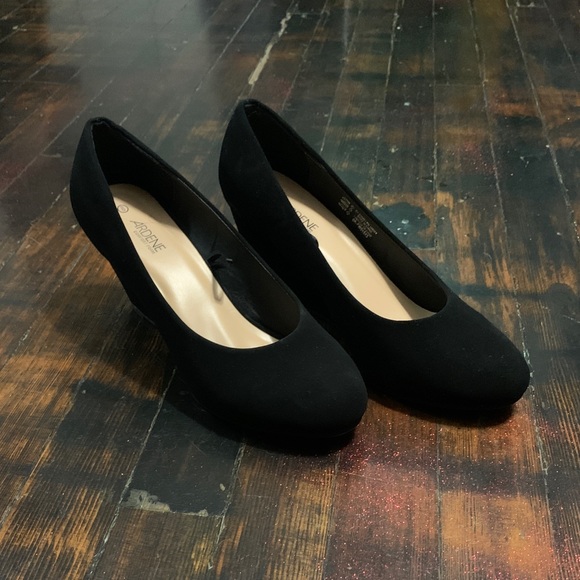 Black Suede Almond-toe Wedge-style Heels - Picture 2 of 8